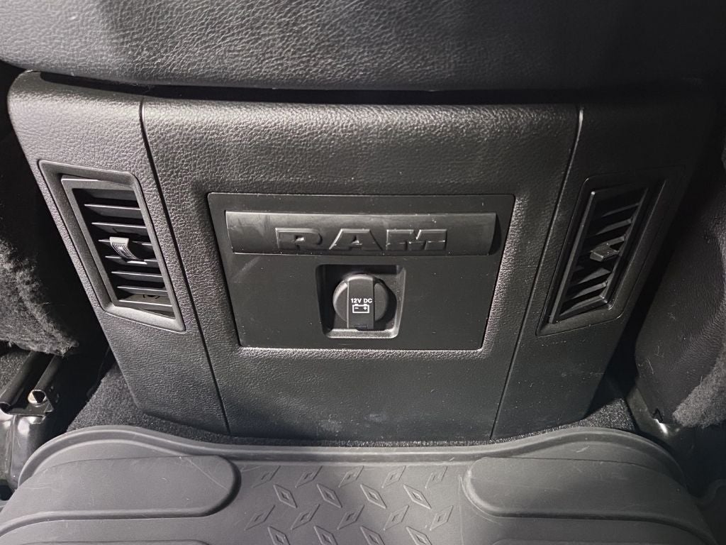 2024 RAM 1500 Classic Warlock Crew Cab 4x4 5'7' Box