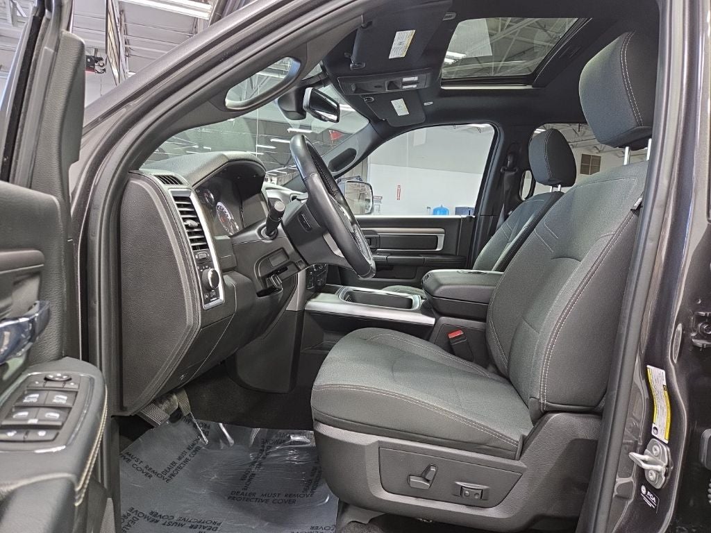 2024 RAM 1500 Classic Warlock Crew Cab 4x4 5'7' Box