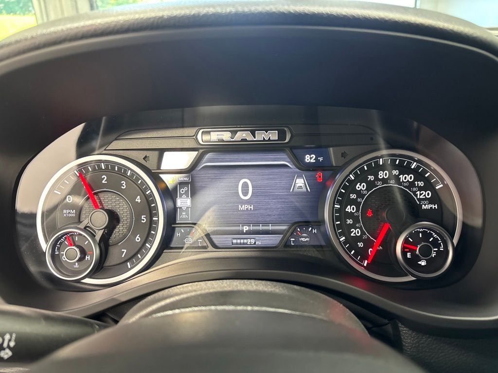 2026 RAM 1500 RAM 1500 EXPRESS QUAD CAB 4X4 6'4' BOX
