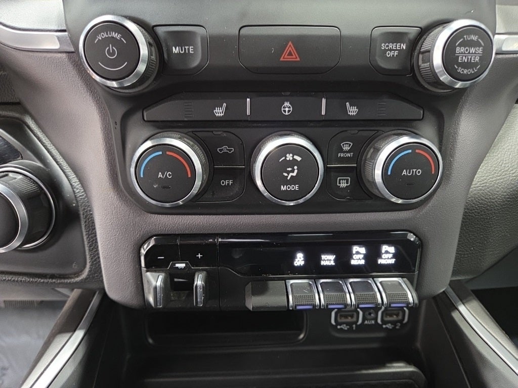 2022 RAM 1500 Big Horn Crew Cab 4x4 5'7' Box