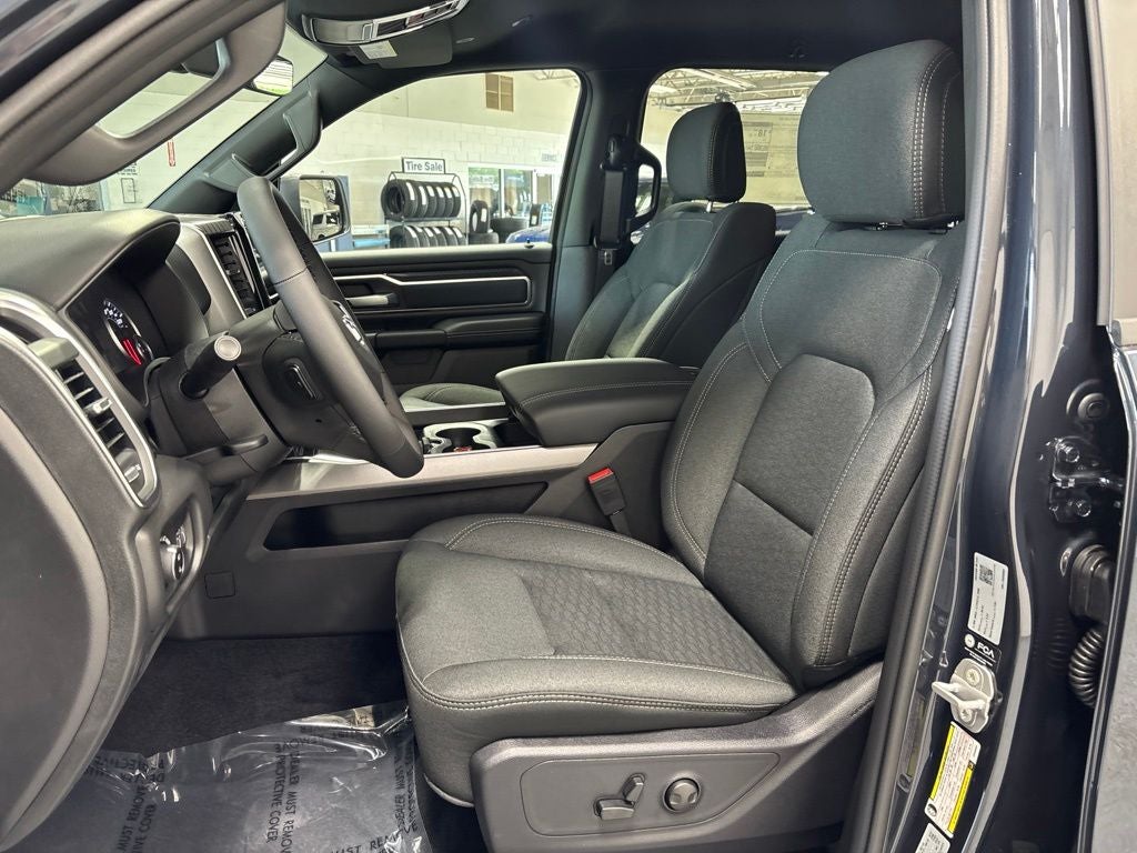 2027 RAM 1500 RAM 1500 BIG HORN CREW CAB 4X4 5'7' BOX