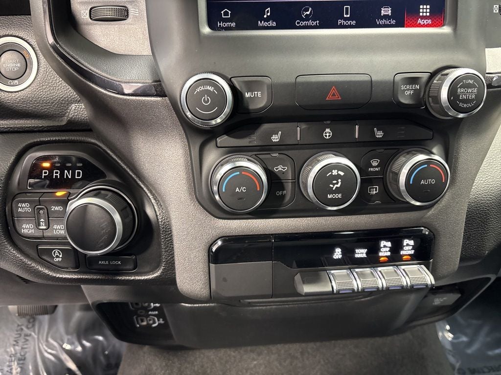 2023 RAM 1500 Big Horn Crew Cab 4x4 5'7' Box