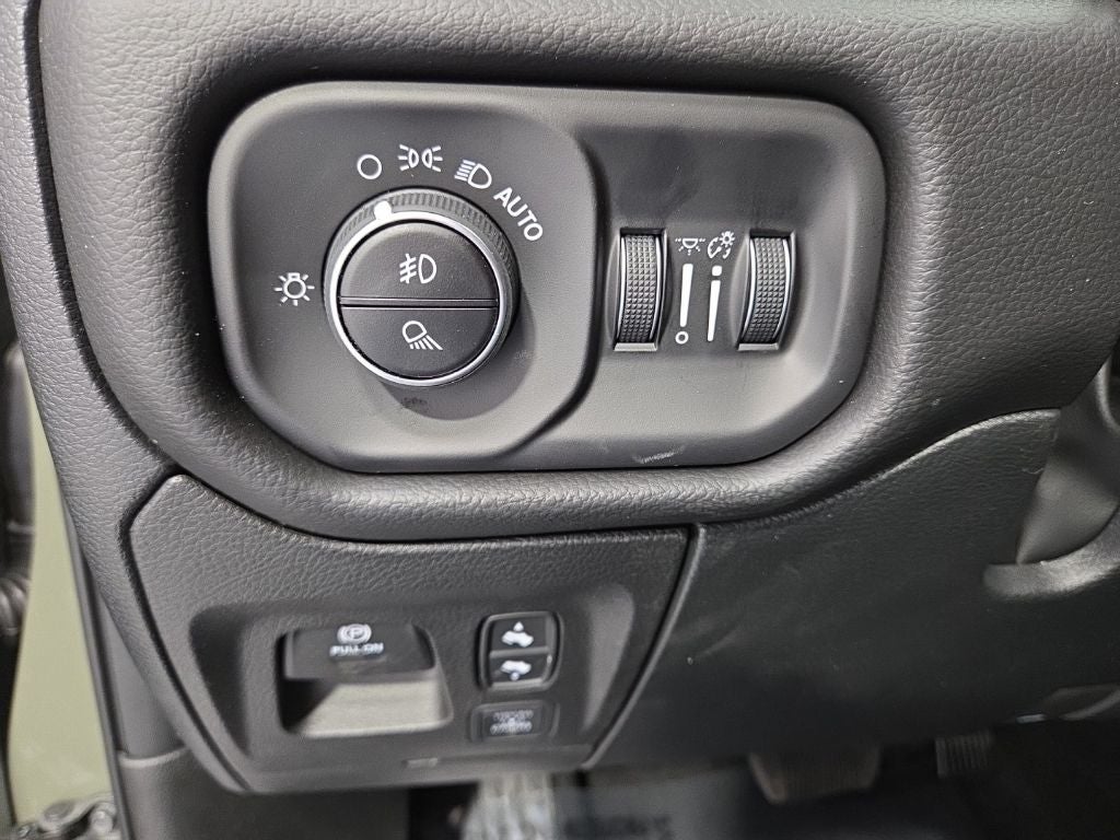 2026 RAM 1500 RAM 1500 BIG HORN CREW CAB 4X4 5'7' BOX