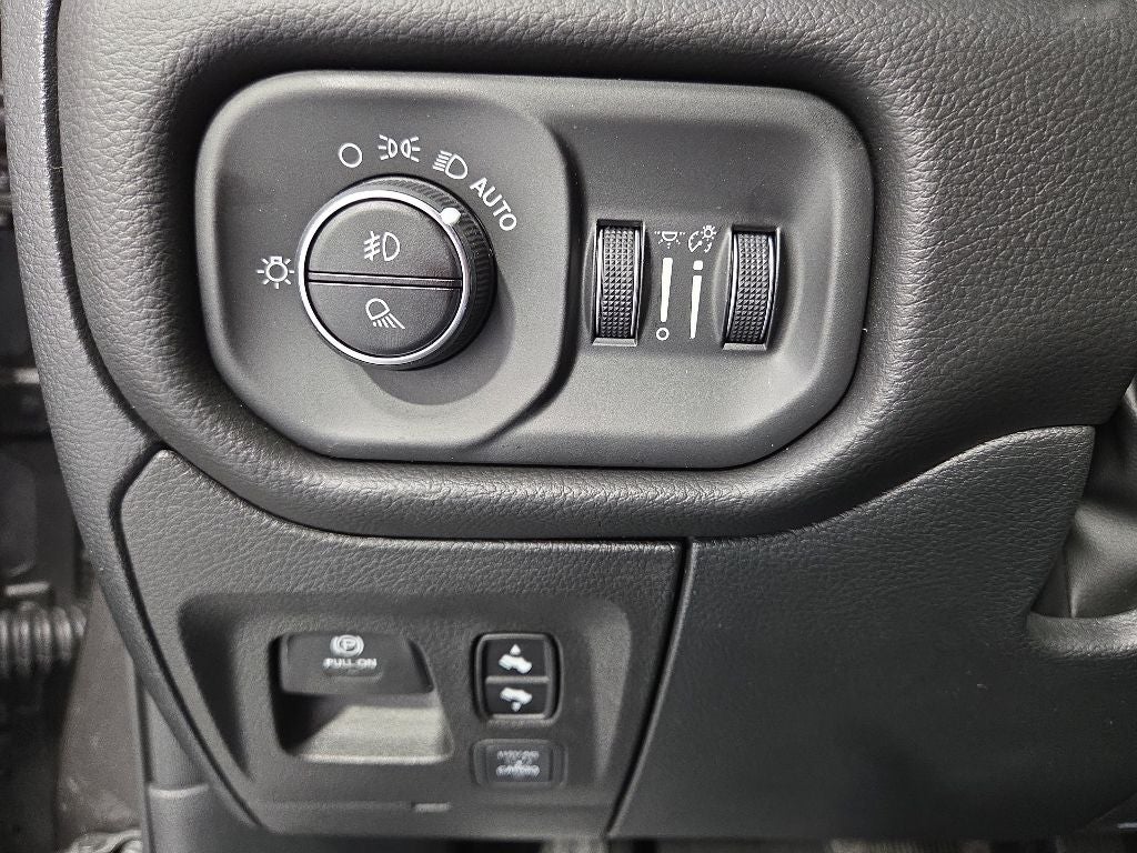 2026 RAM 1500 RAM 1500 BIG HORN CREW CAB 4X4 5'7' BOX