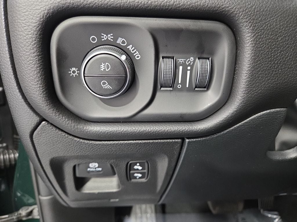 2026 RAM 1500 RAM 1500 BIG HORN CREW CAB 4X4 5'7' BOX