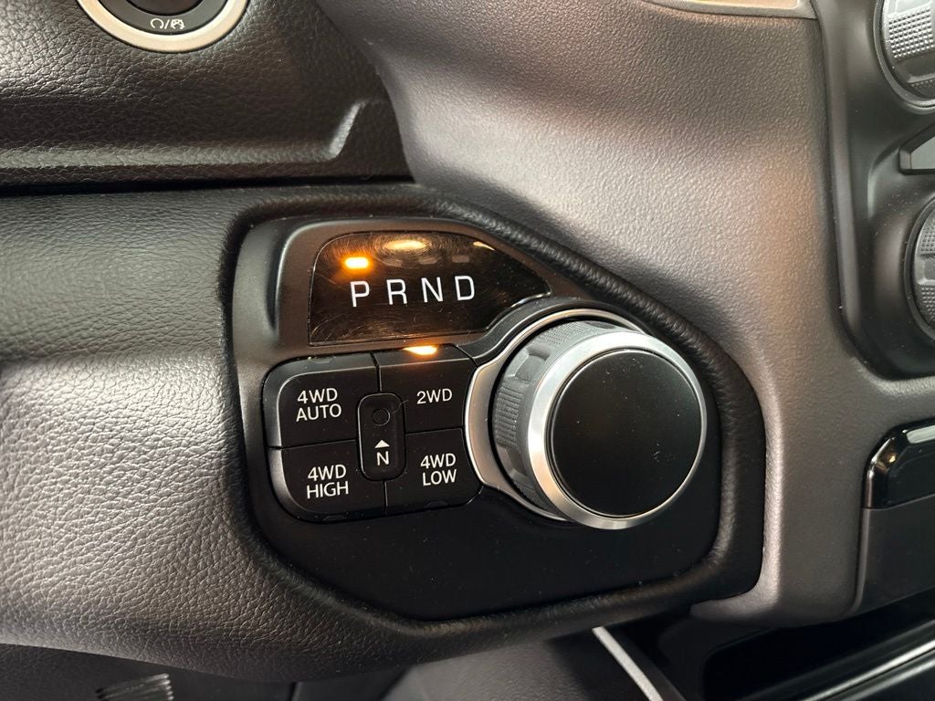 2020 RAM 1500 Big Horn Crew Cab 4x4 5'7' Box