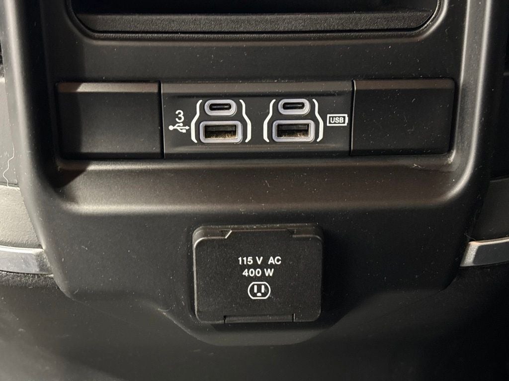2020 RAM 1500 Big Horn Crew Cab 4x4 5'7' Box