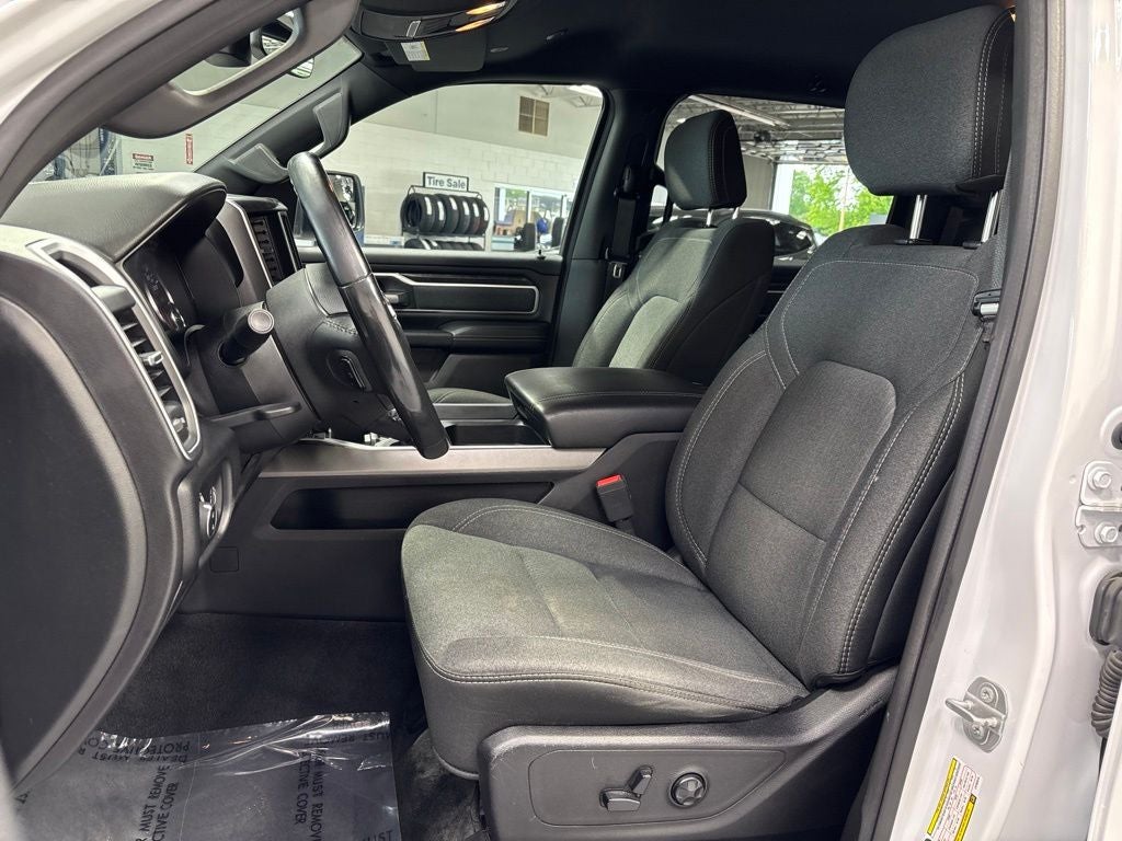 2020 RAM 1500 Big Horn Crew Cab 4x4 5'7' Box
