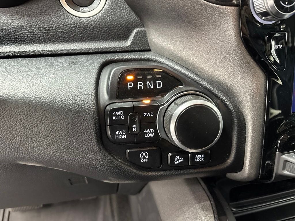 2020 RAM 1500 Big Horn Crew Cab 4x4 5'7' Box