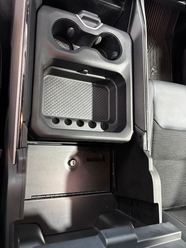 2020 RAM 1500 Big Horn Crew Cab 4x4 5'7' Box