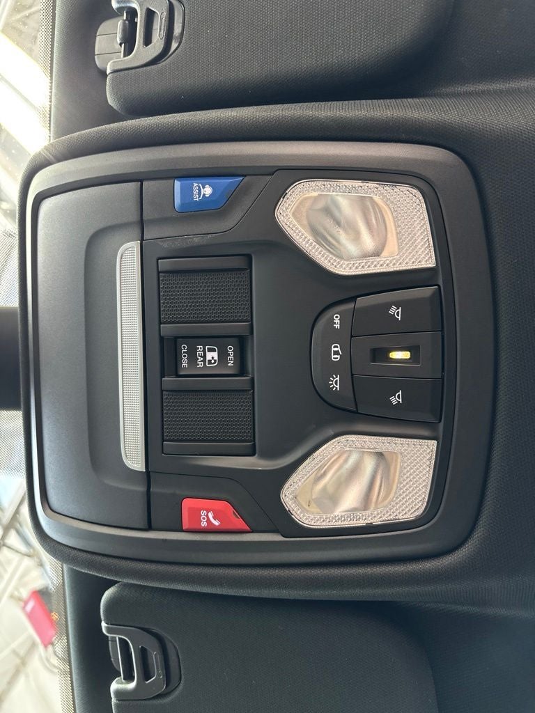 2020 RAM 1500 Big Horn Crew Cab 4x4 5'7' Box