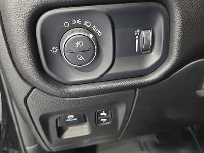 2023 RAM 1500 Big Horn Crew Cab 4x4 5'7' Box