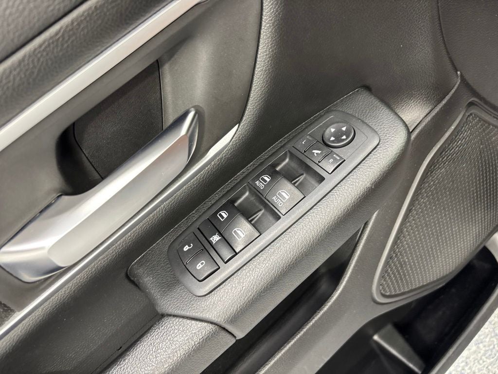 2020 RAM 1500 Big Horn Crew Cab 4x4 5'7' Box