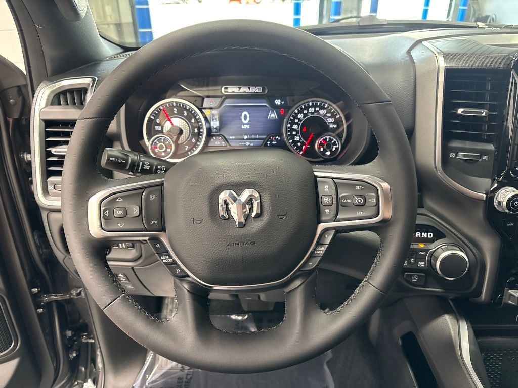 2027 RAM 1500 RAM 1500 BIG HORN CREW CAB 4X4 5'7' BOX