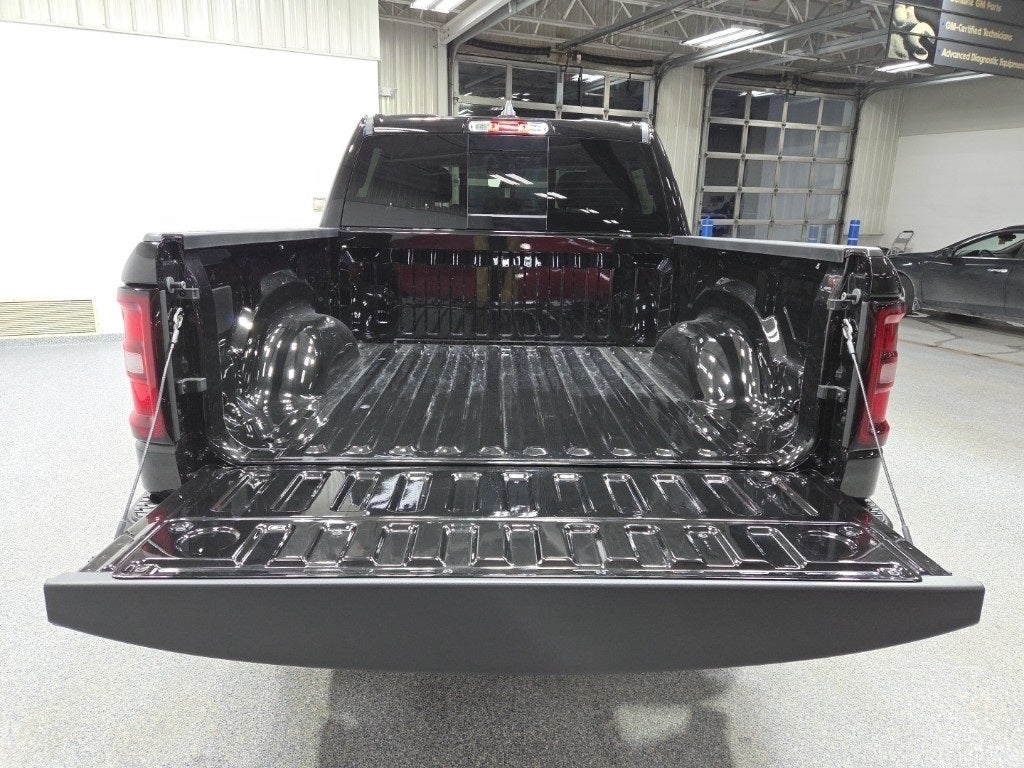 2026 RAM 1500 RAM 1500 WARLOCK CREW CAB 4X4 5'7' BOX