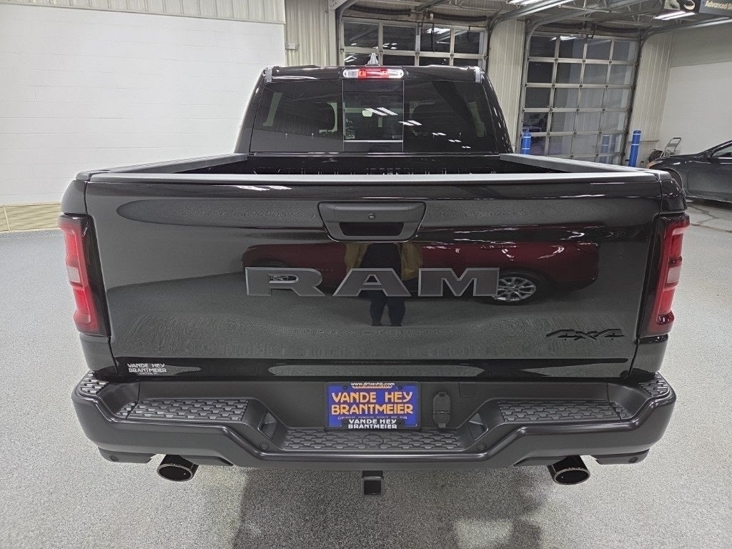 2026 RAM 1500 RAM 1500 WARLOCK CREW CAB 4X4 5'7' BOX