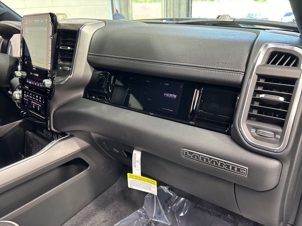 2026 RAM 1500 RAM 1500 LARAMIE CREW CAB 4X4 5'7' BOX