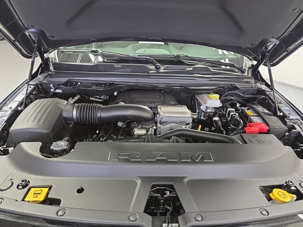 2026 RAM 1500 RAM 1500 LARAMIE CREW CAB 4X4 5'7' BOX