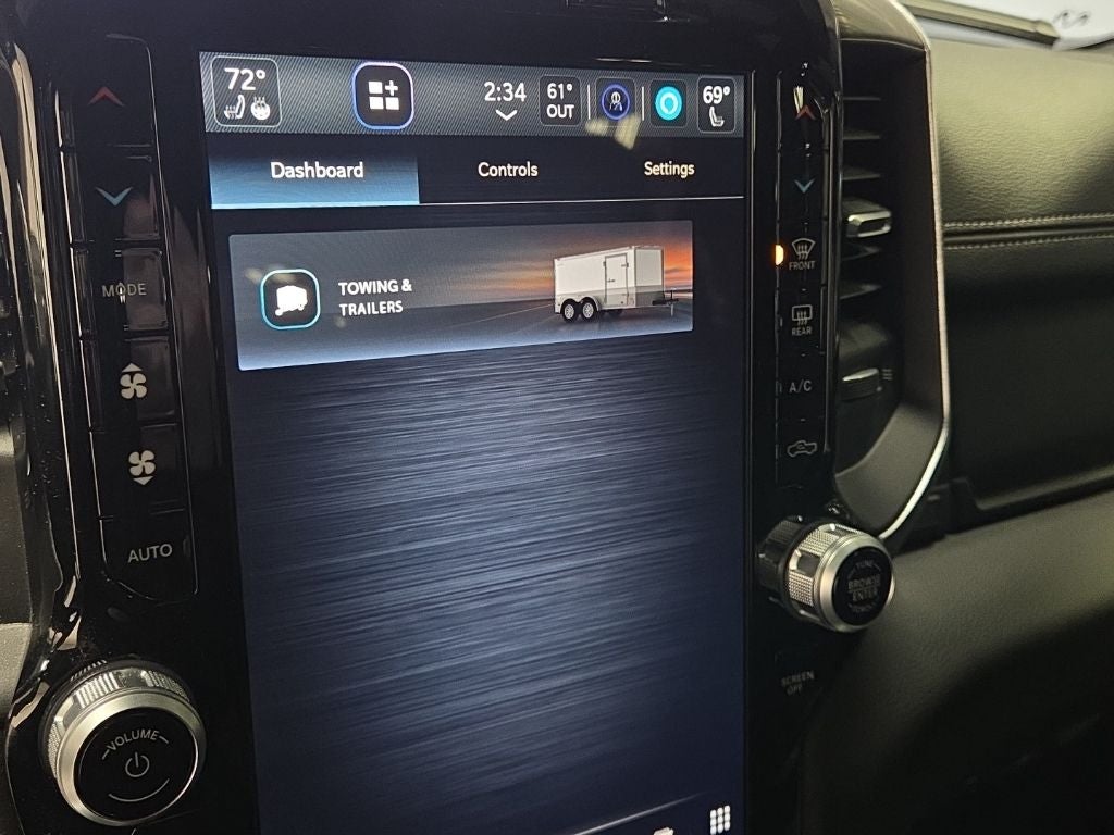 2023 RAM 1500 Laramie Crew Cab 4x4 5'7' Box