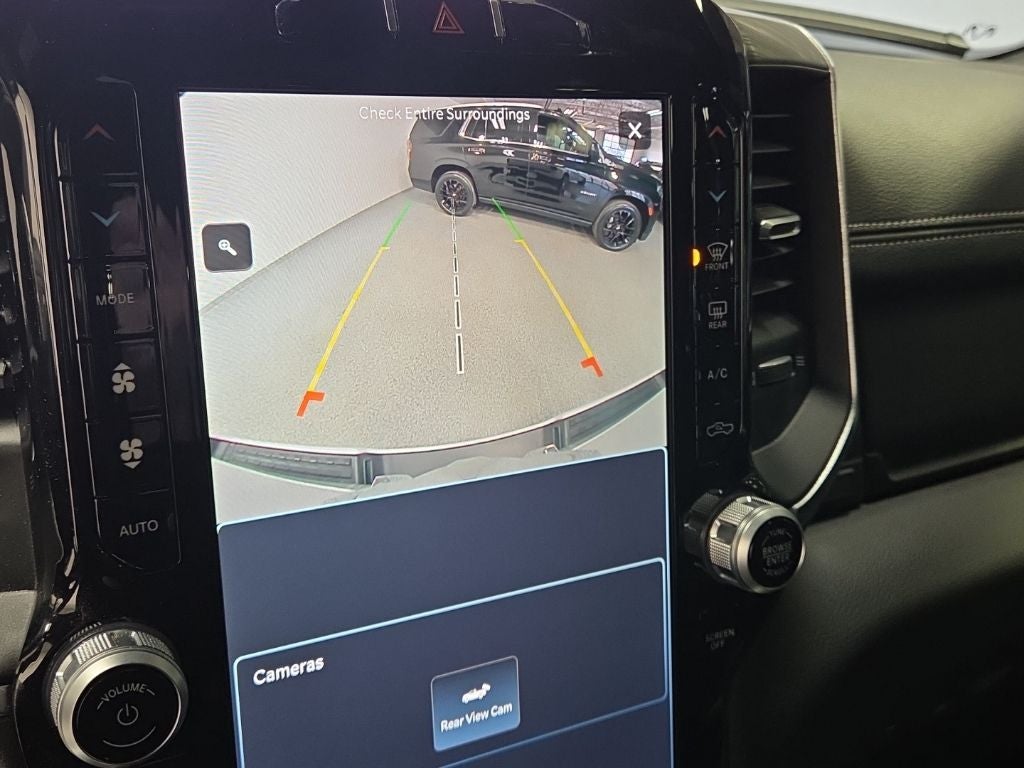 2023 RAM 1500 Laramie Crew Cab 4x4 5'7' Box