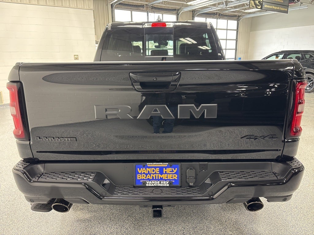 2026 RAM 1500 RAM 1500 LARAMIE CREW CAB 4X4 5'7' BOX