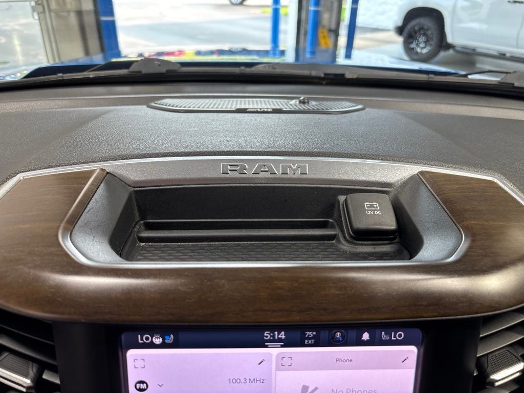 2022 RAM 1500 Laramie Crew Cab 4x4 5'7' Box