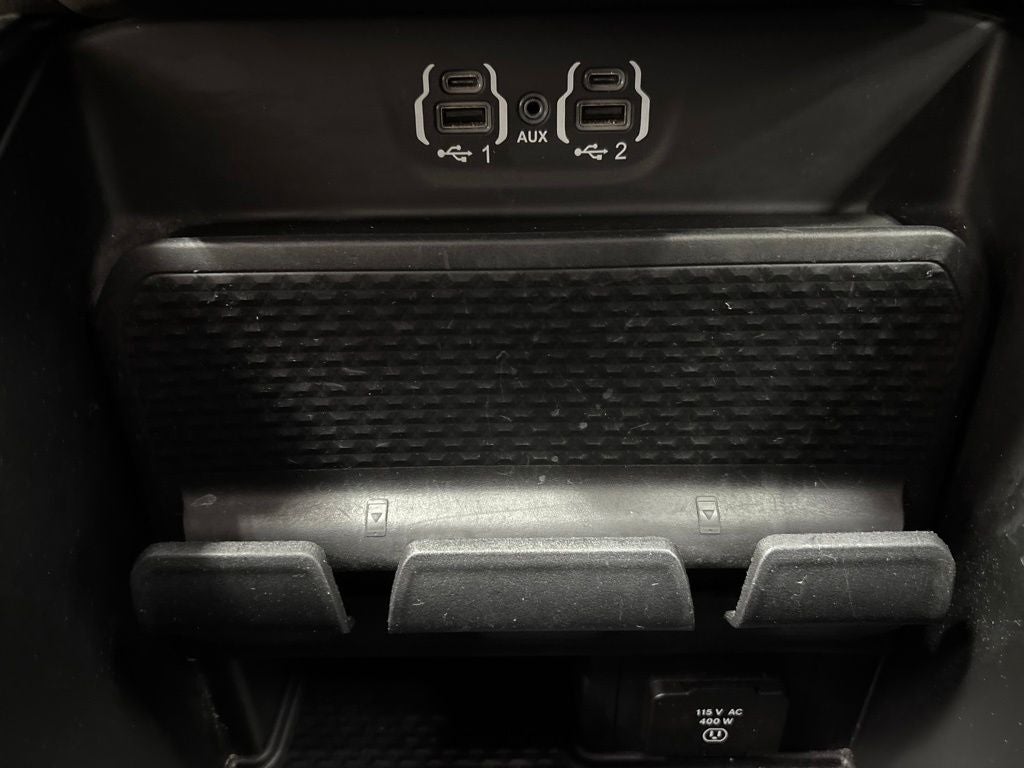 2022 RAM 1500 Laramie Crew Cab 4x4 5'7' Box