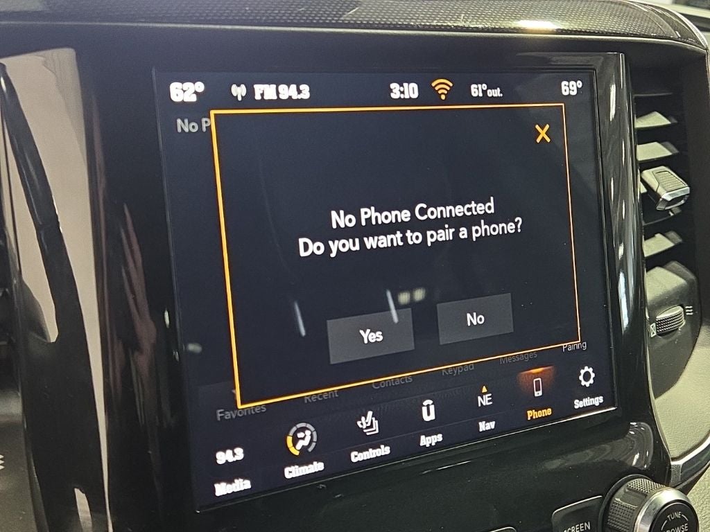 2021 RAM 1500 Laramie Crew Cab 4x4 5'7' Box