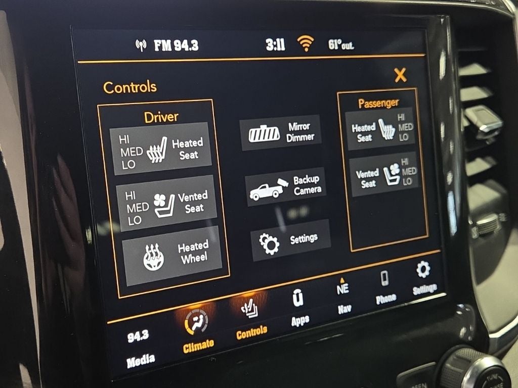 2021 RAM 1500 Laramie Crew Cab 4x4 5'7' Box