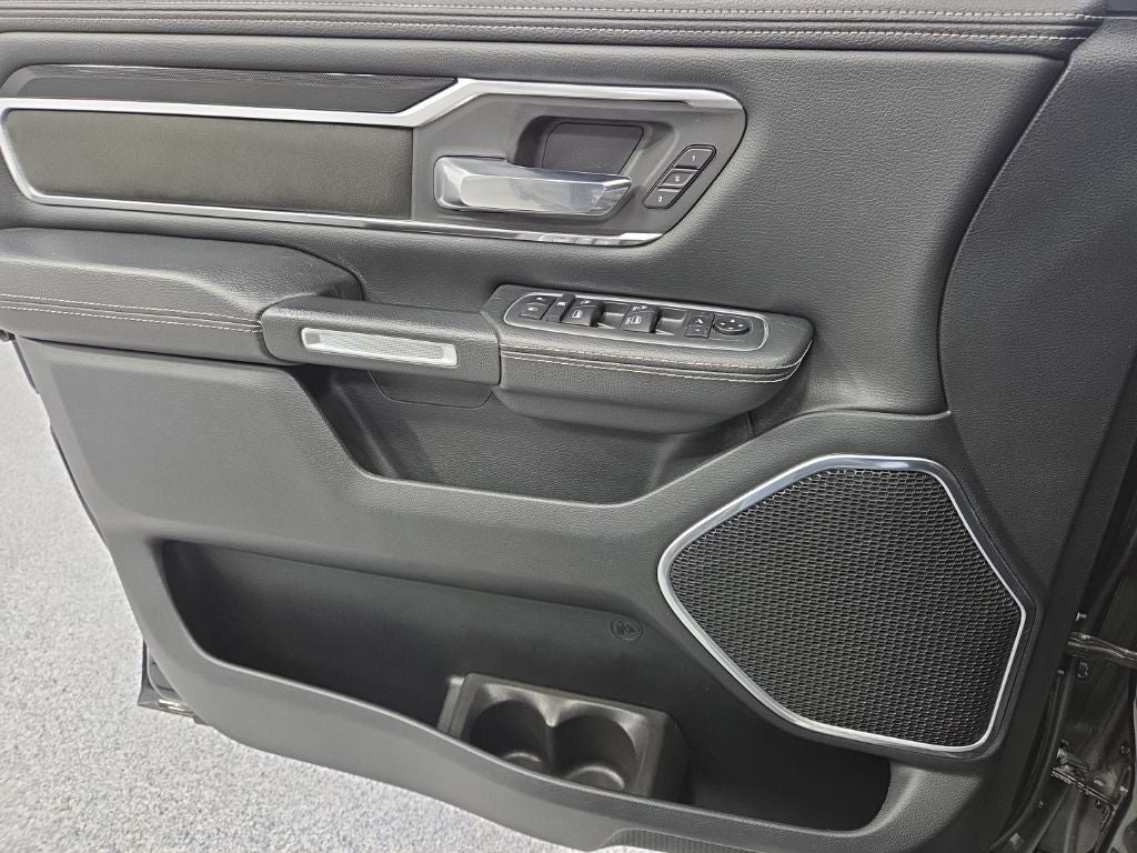 2021 RAM 1500 Laramie Crew Cab 4x4 5'7' Box