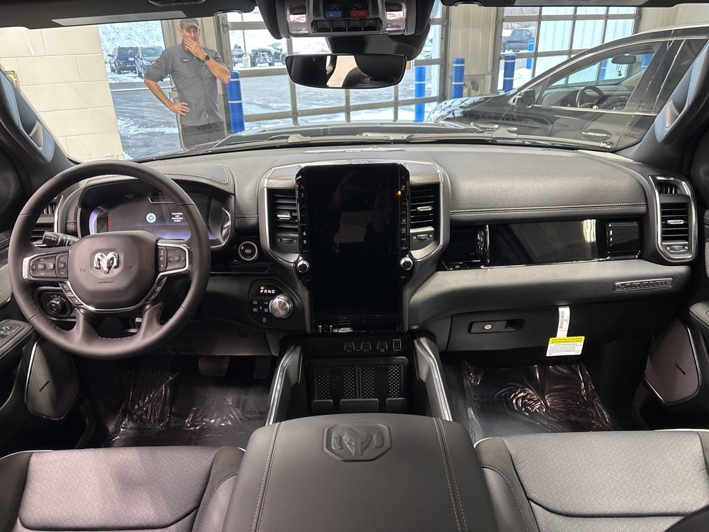 2026 RAM 1500 RAM 1500 LARAMIE CREW CAB 4X4 5'7' BOX