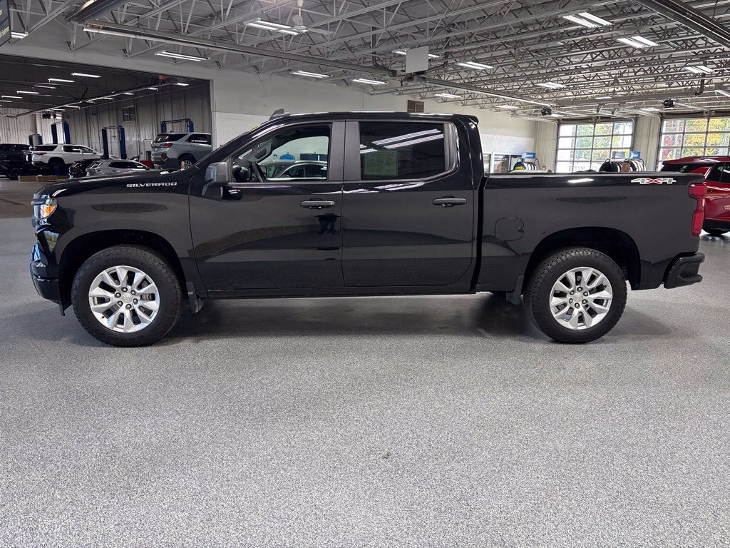 2024 Chevrolet Silverado 1500 4WD Crew Cab Short Bed Custom