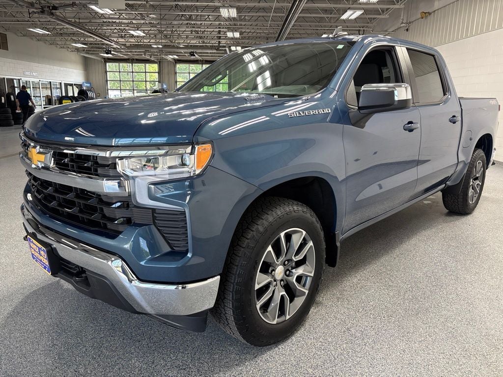 2024 Chevrolet Silverado 1500 4WD Crew Cab Short Bed LT with 2FL