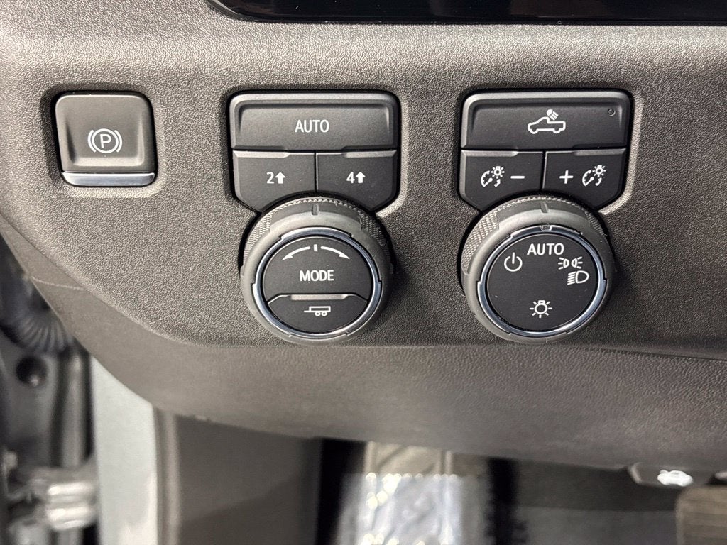 2024 Chevrolet Silverado 1500 4WD Double Cab Standard Bed LT with 2FT