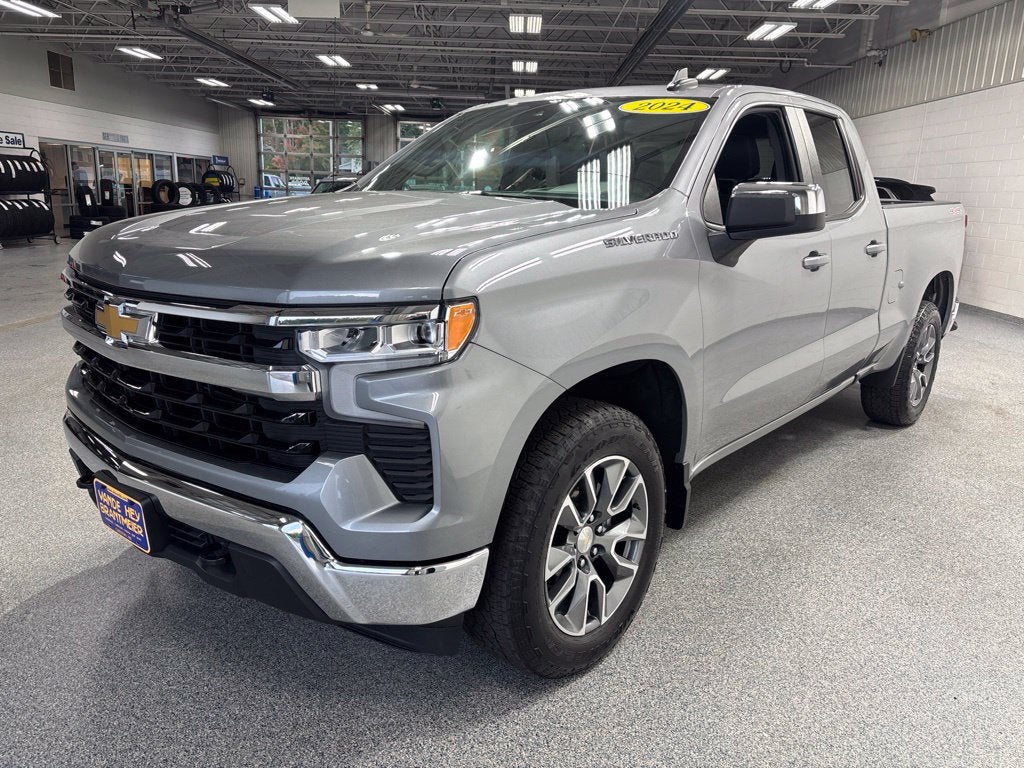 2024 Chevrolet Silverado 1500 4WD Double Cab Standard Bed LT with 2FT
