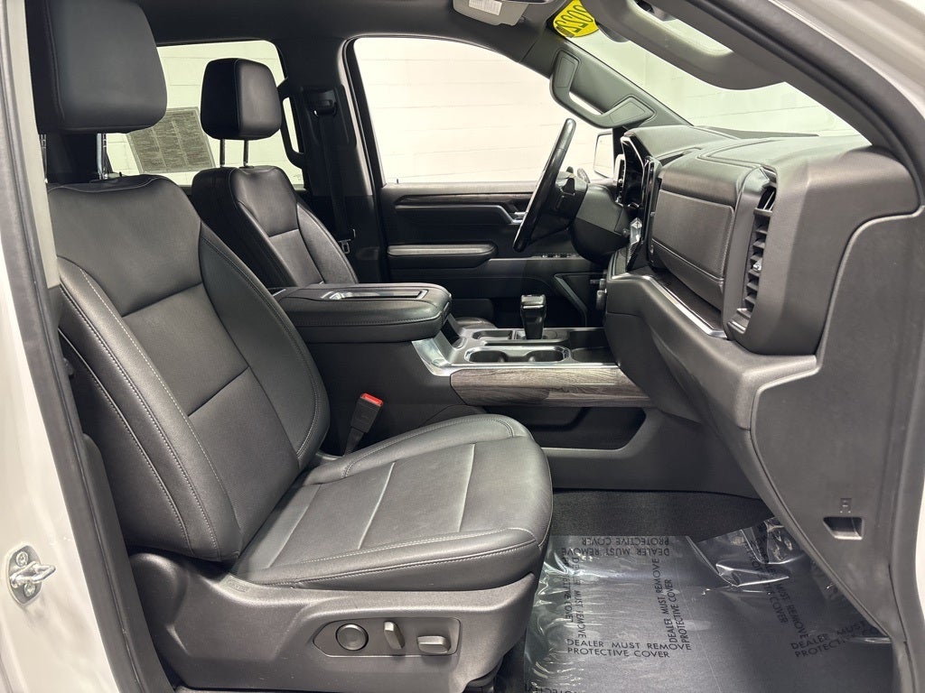 2022 Chevrolet Silverado 1500 4WD Crew Cab Short Bed LTZ