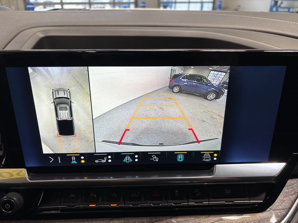 2022 Chevrolet Silverado 1500 4WD Crew Cab Short Bed LTZ