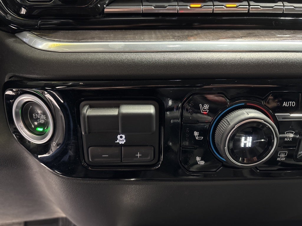 2022 Chevrolet Silverado 1500 4WD Crew Cab Short Bed LTZ