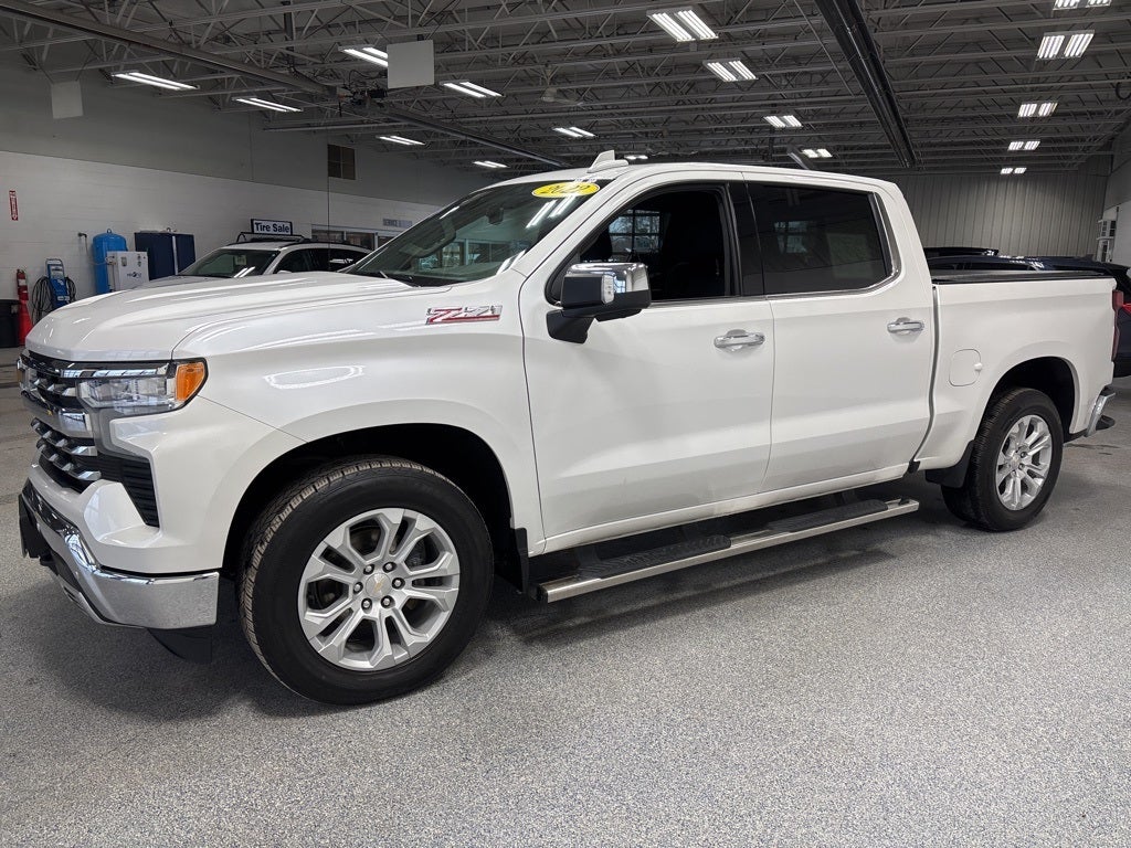 2022 Chevrolet Silverado 1500 4WD Crew Cab Short Bed LTZ