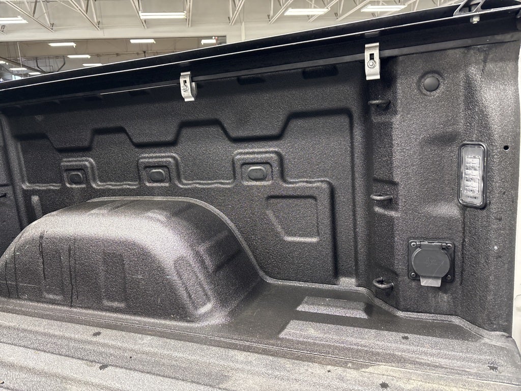 2022 Chevrolet Silverado 1500 4WD Crew Cab Short Bed LTZ