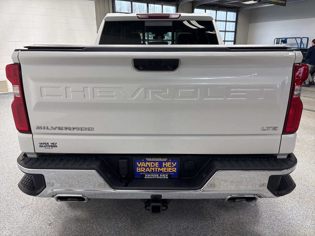 2022 Chevrolet Silverado 1500 4WD Crew Cab Short Bed LTZ