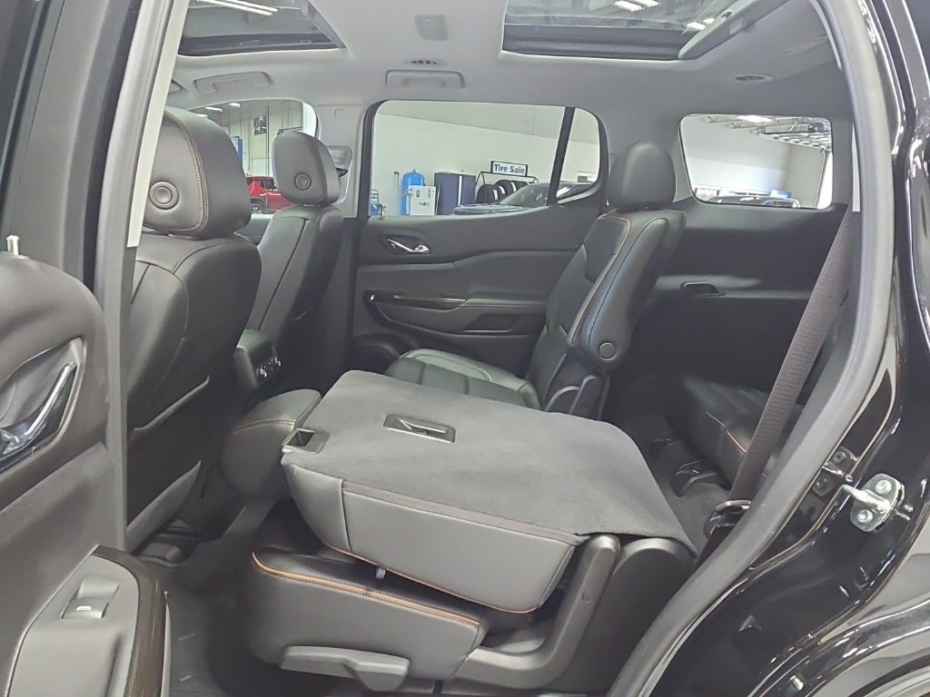 2023 GMC Acadia AWD AT4