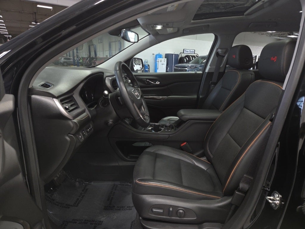 2023 GMC Acadia AWD AT4