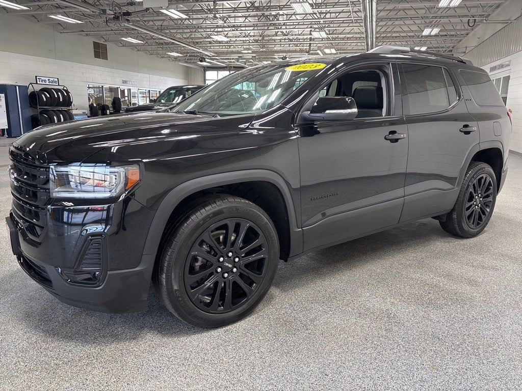 2023 GMC Acadia SLT