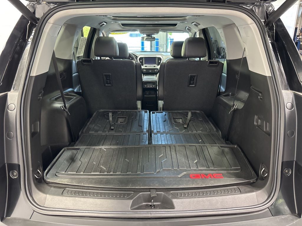 2023 GMC Acadia AWD SLT