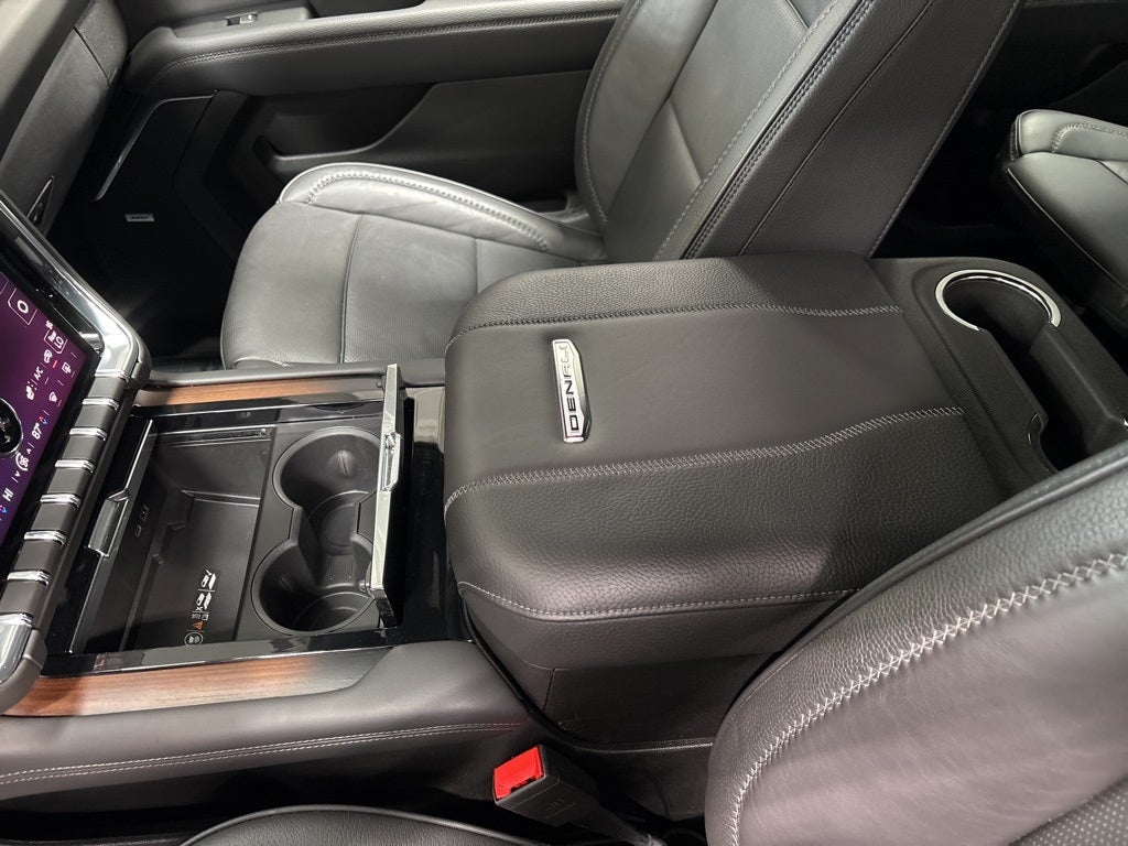 2025 GMC Yukon XL 4WD Denali