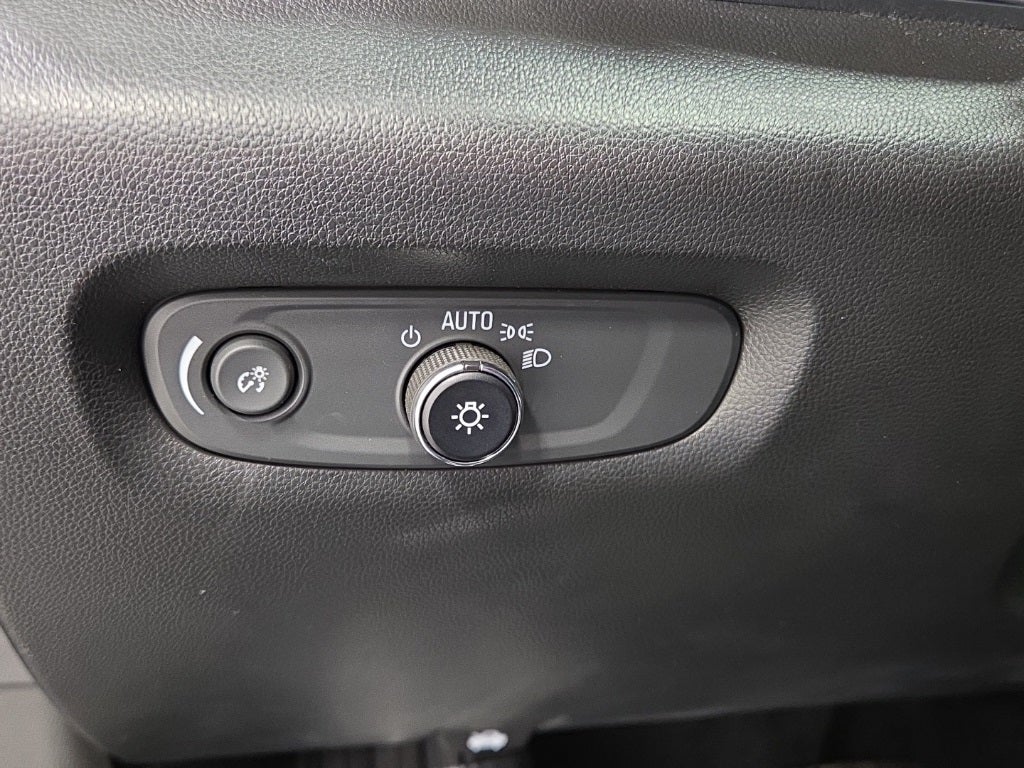 2023 Chevrolet Traverse AWD LT Cloth