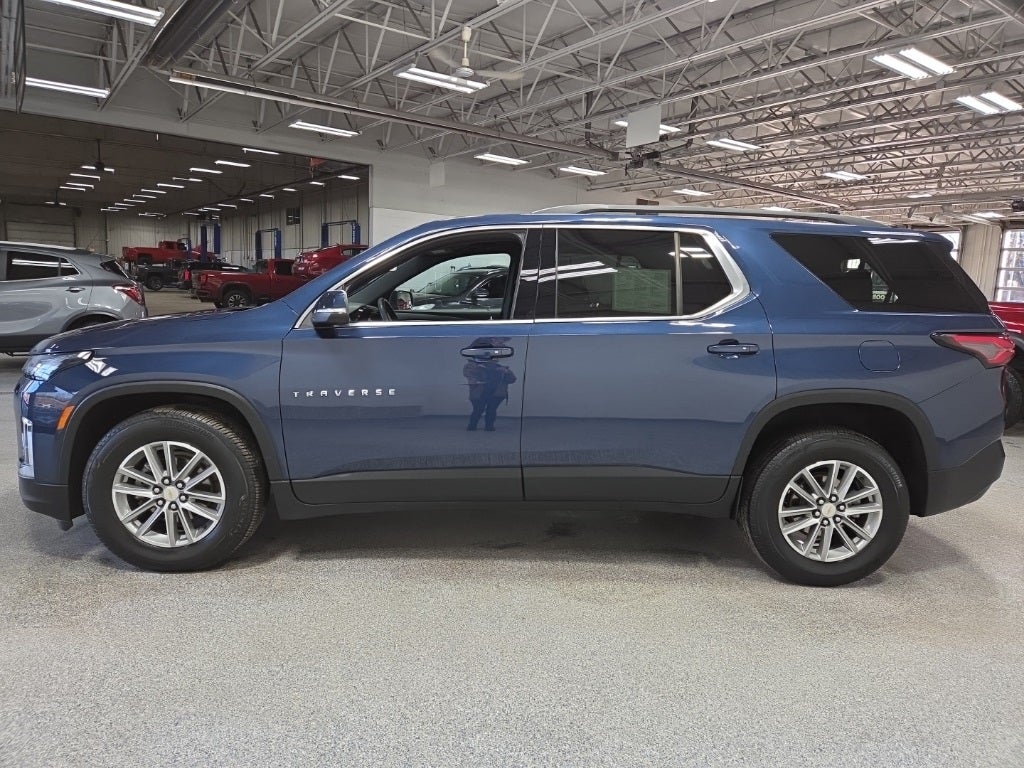 2023 Chevrolet Traverse AWD LT Cloth