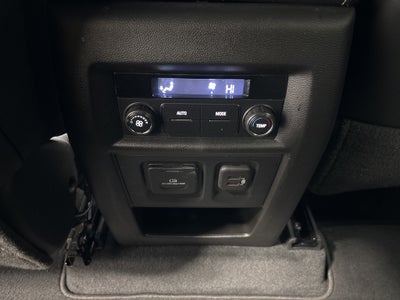 2023 Chevrolet Traverse AWD LT Leather