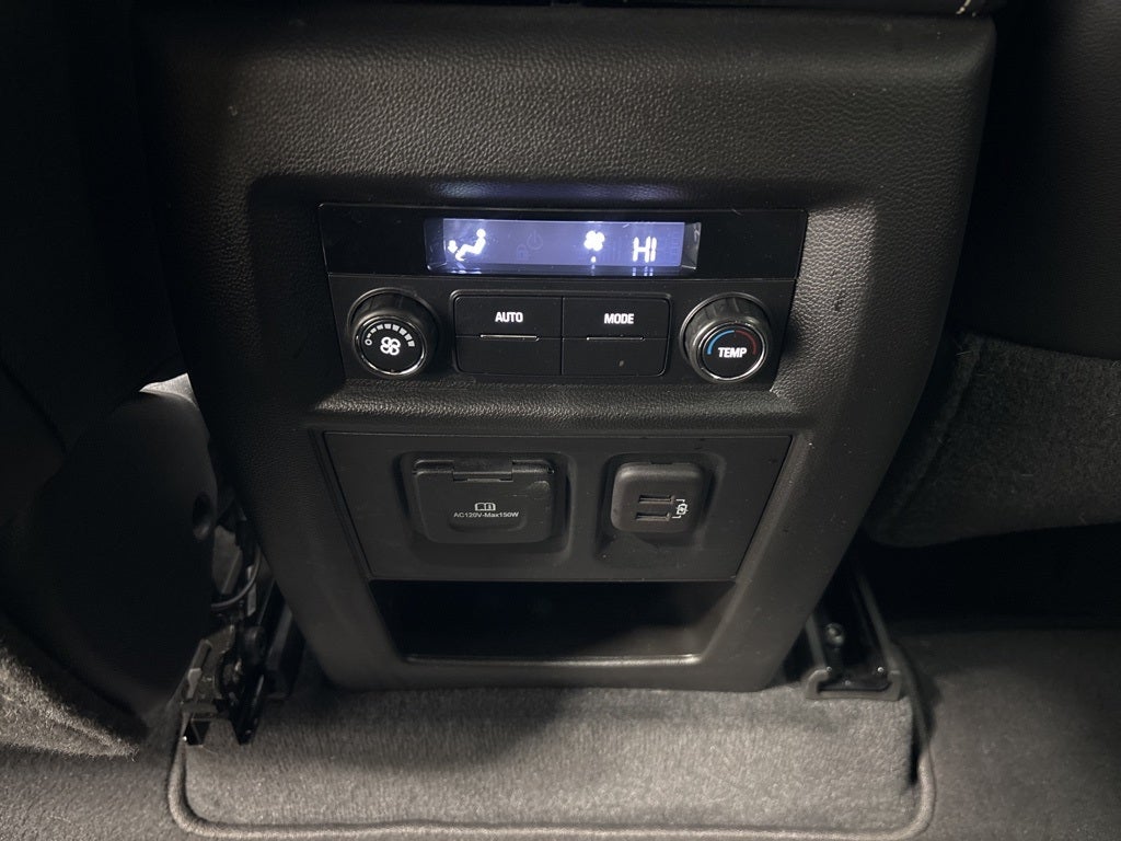 2023 Chevrolet Traverse AWD LT Leather